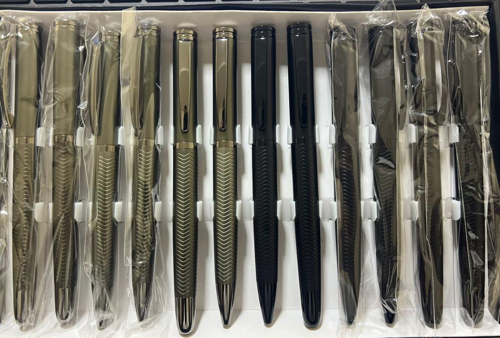 CANETA EXECUTIVA - PREMIUM - REFORCADA - CORPO METAL - CX C/ 12 UN - 21355-49 - MOUREJAR