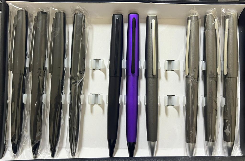 CANETA EXECUTIVA - PREMIUM - REFORCADA - CORPO METAL - CX C/ 12 UN - 21355-52 - MOUREJAR