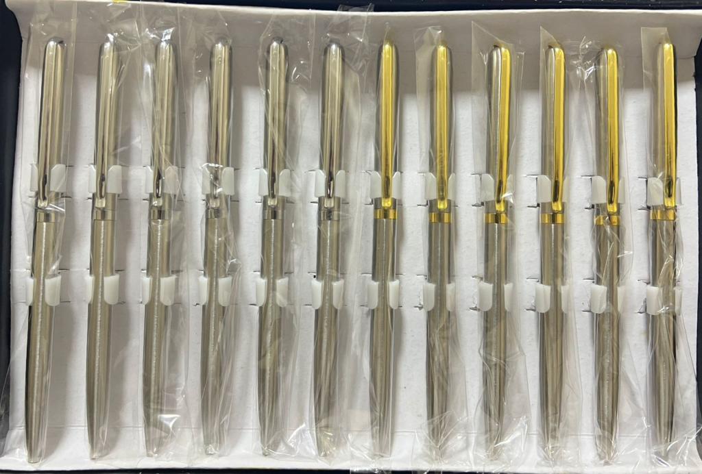 CANETA EXECUTIVA - PREMIUM - CORPO METAL - CX C/ 12 UN - 21355-27 - MOUREJAR