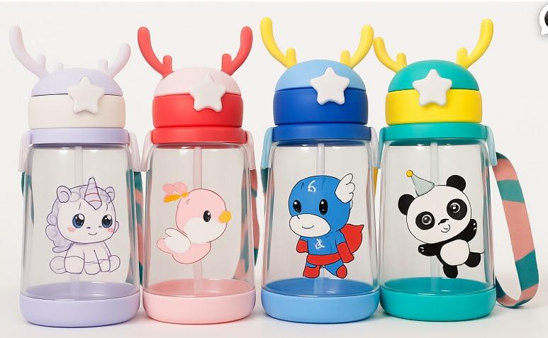 GARRAFINHA INFANTIL 550ML - COM ADESIVOS E CANUDO - ESTAMPAS SORTIDAS - RYALCE