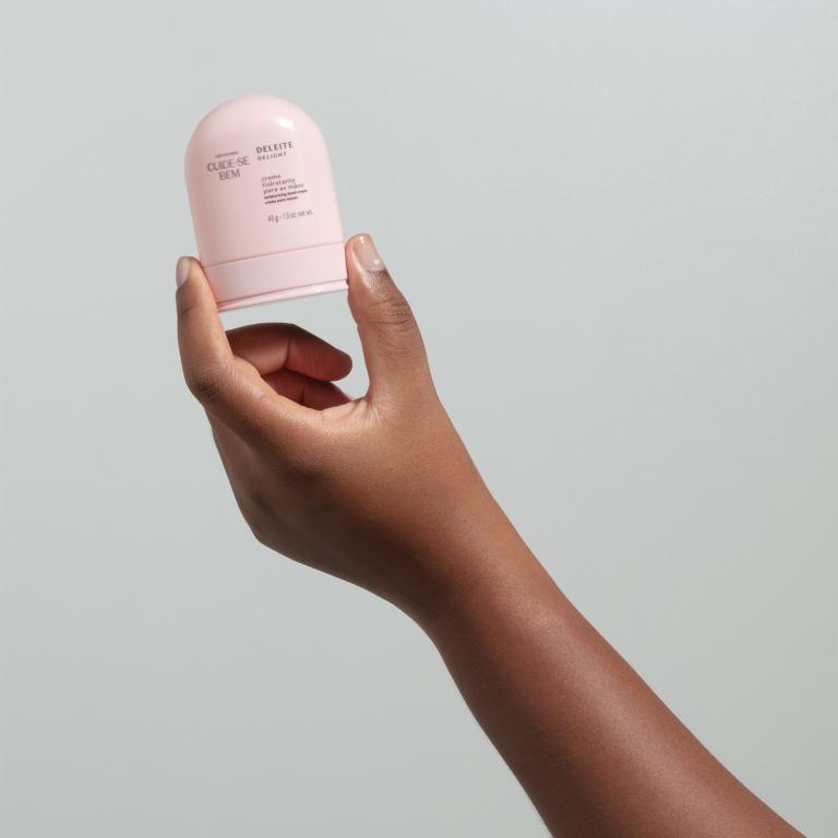 CREME HIDRATANTE PARA MÃOS CUIDE-SE BEM DELEITE 45G