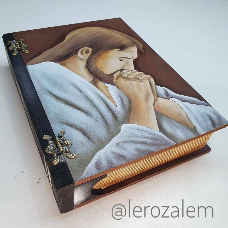 Curso online- Jesus Orando - com molde vazado