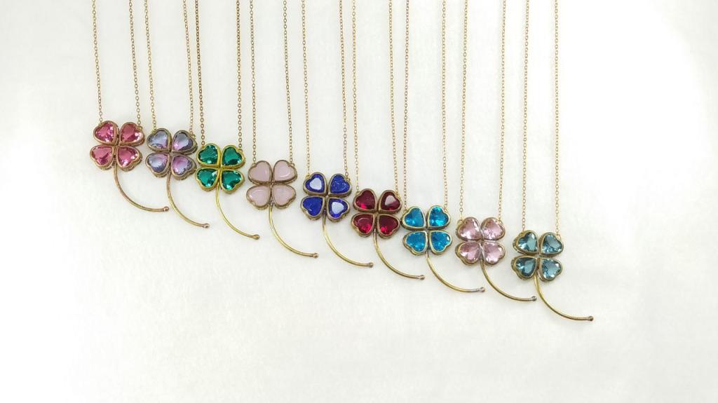 COLAR NA CADIADO DIAMANTADA COM TREVO DA AMIZADE(7.2gms)