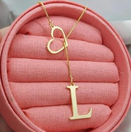 GRAVATA COM CORAÇÃO E LETRA