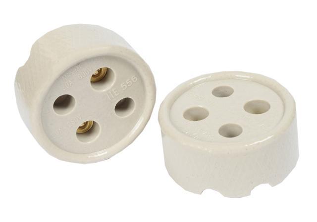 ISOLADOR TIPO TOMADA MONOFASICA 30A / 380 V